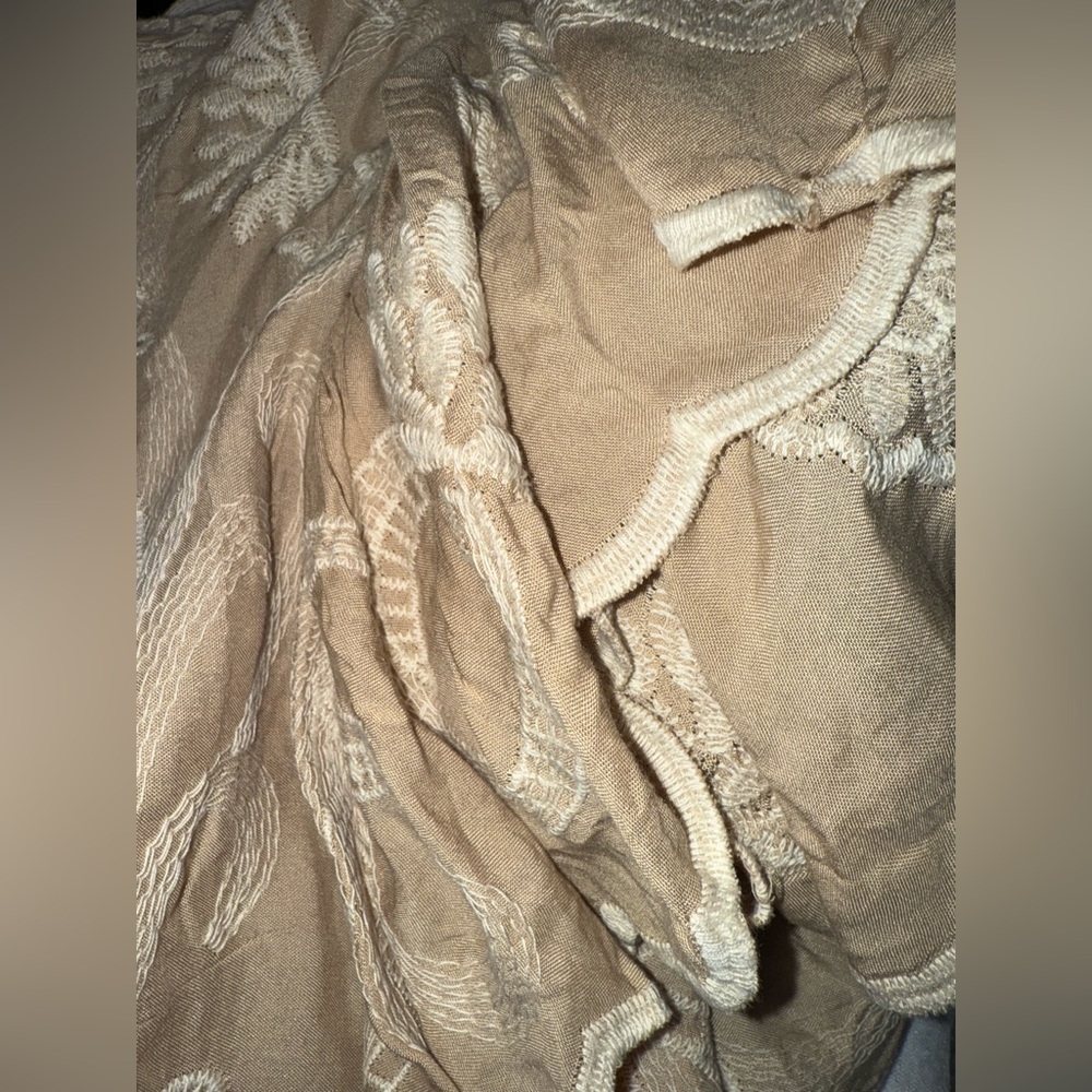 Solitaire Beige Embroidered Top - New - Picture 3 of 3